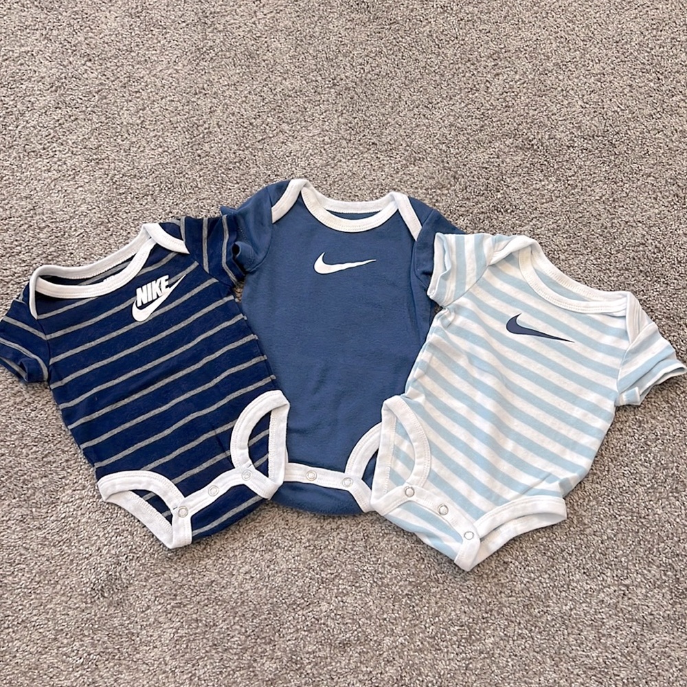 Nike- 1-piece onesie bodysuits- 3M